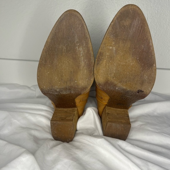 BEAST Fashion Tan Block Heel Booties – Size 9 👢 - Picture 5 of 7